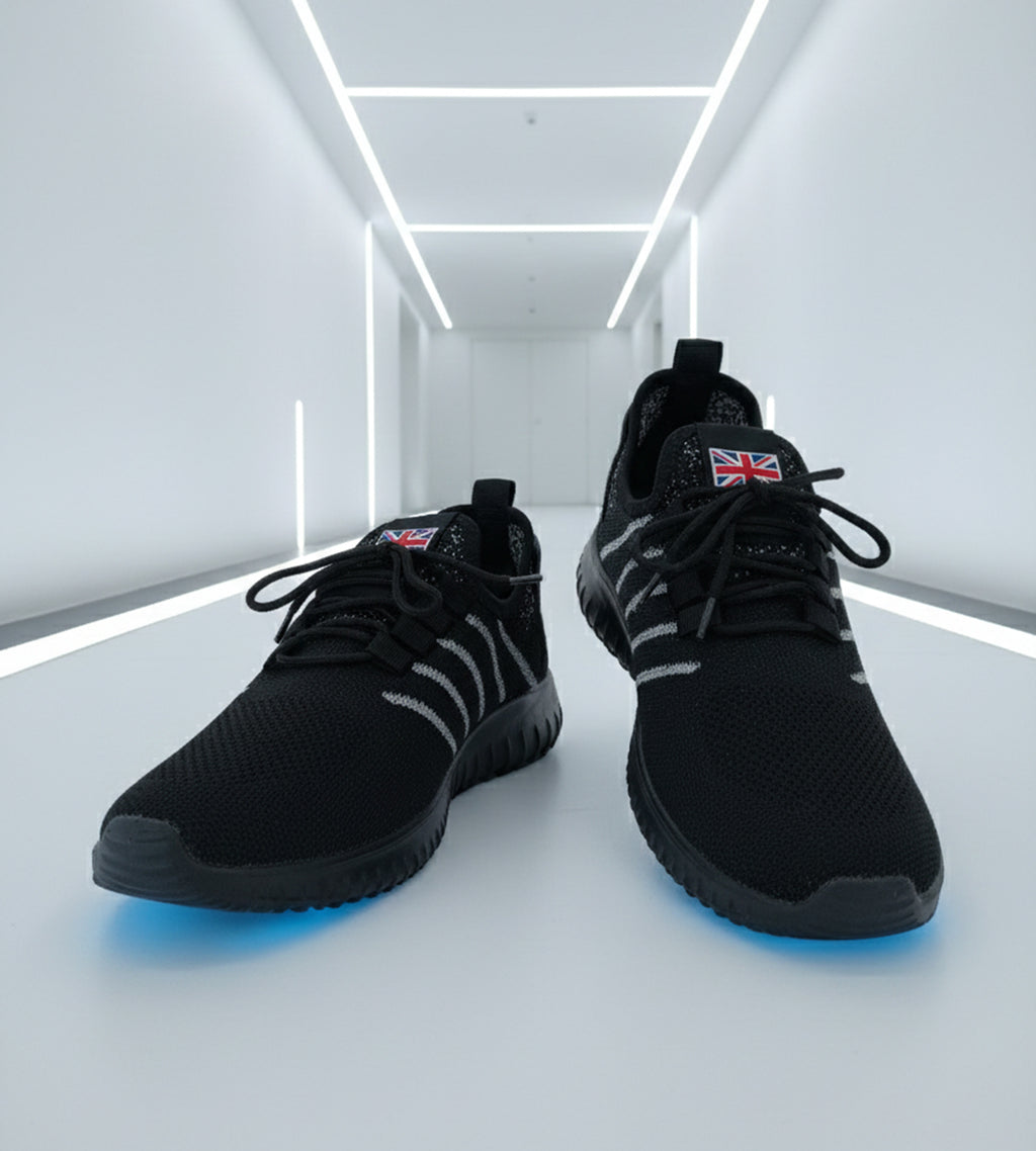 হালকা ব্রিটিশ স্নিকার্স 